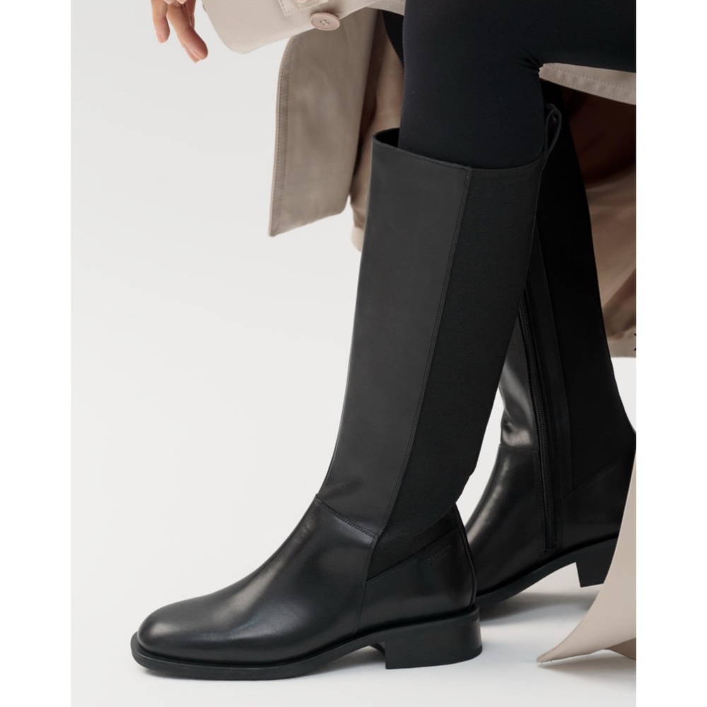 Vagabond Sheila Tall Boots
Size 9